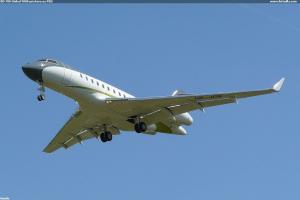 BD 700 Global 5000 přistává na PED