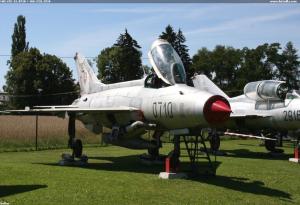 MiG-21F-13, 0710 + MiG-21U, 2916