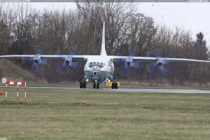 An-12 před startem na LKPD