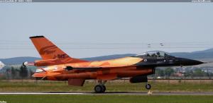 pôrod padáku (F-16AM  J-015)