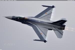 Cdt. Michel "Mitch" Beulen a jeho "Viper"