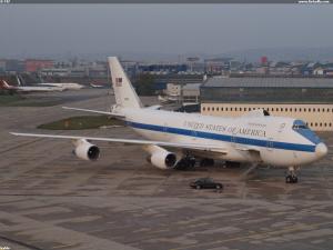 B 747