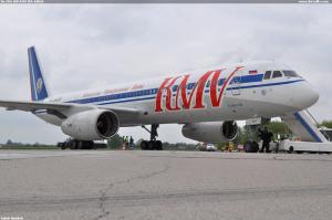Tu-204-100 KMV RA-64016