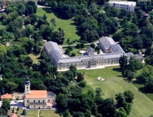 Barokový-Poľovnícky kaštieľ ( 1740 ) v Palárikove, okr. NZ