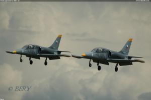 Final approach to RWY 27