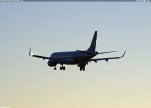 E190 KLM (Skyteam) (PH-EZX)